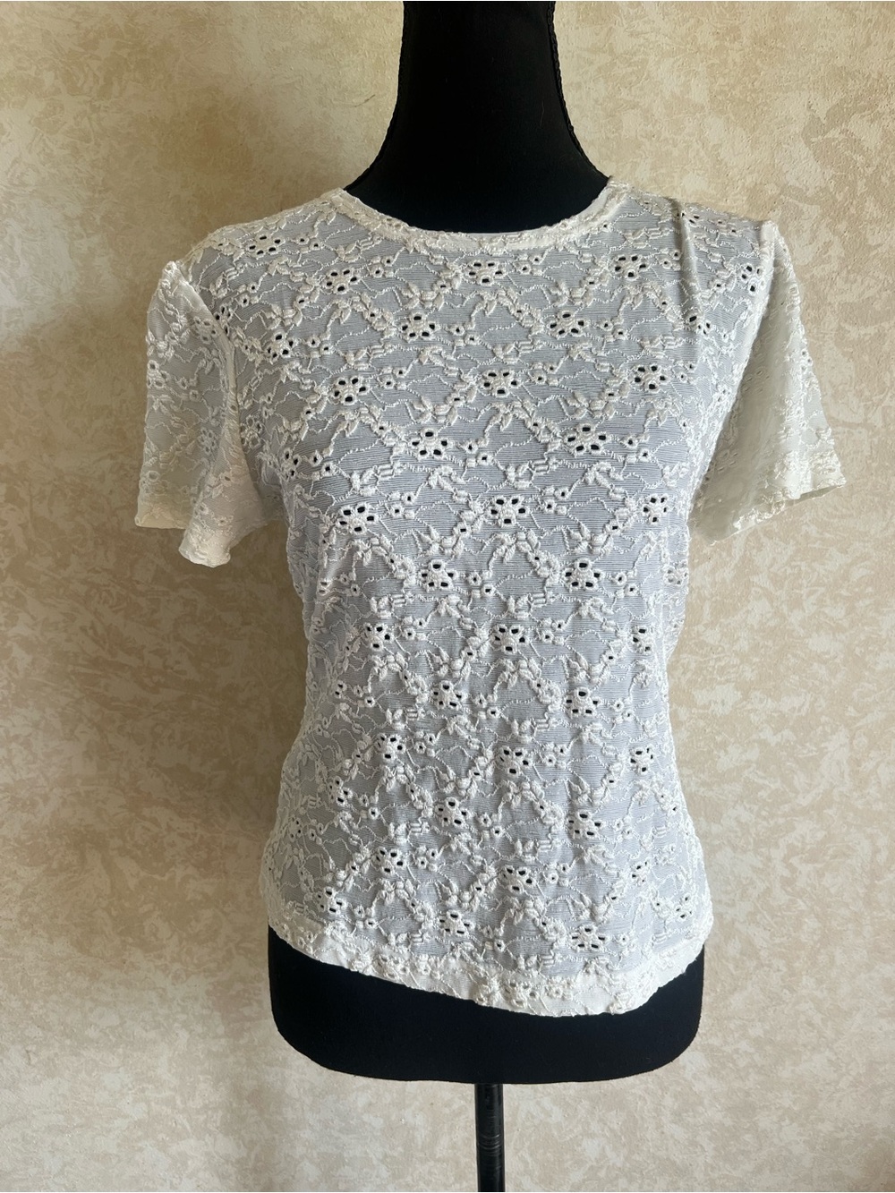 Kathie Lee Collection off White Eyelet Lace Short Sleeve Blouse